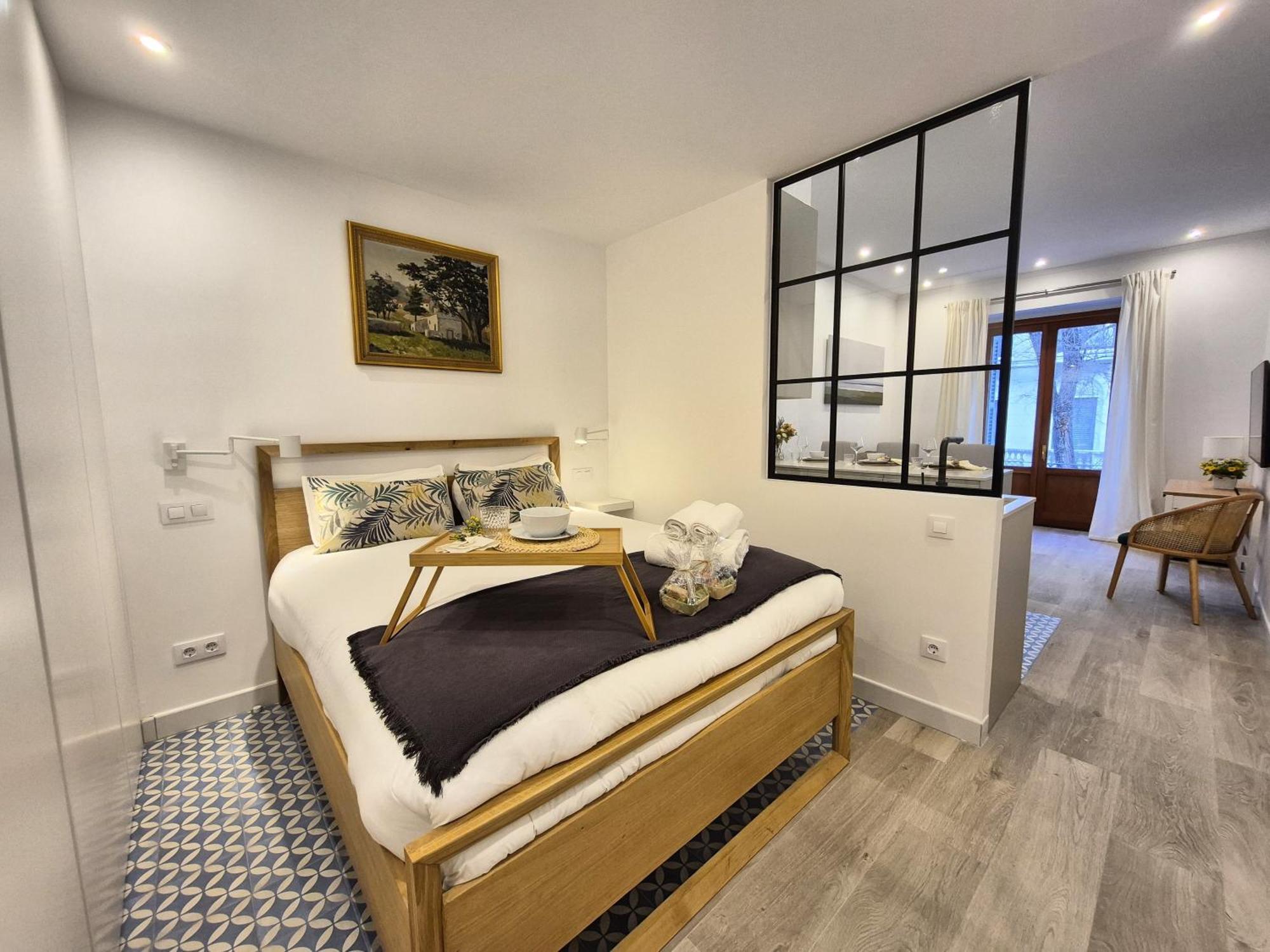 Apartamentos Plaza De Espana Madrid Exterior photo